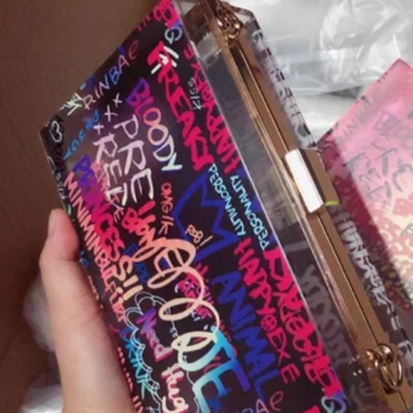 Purses - Picture 3 of 8